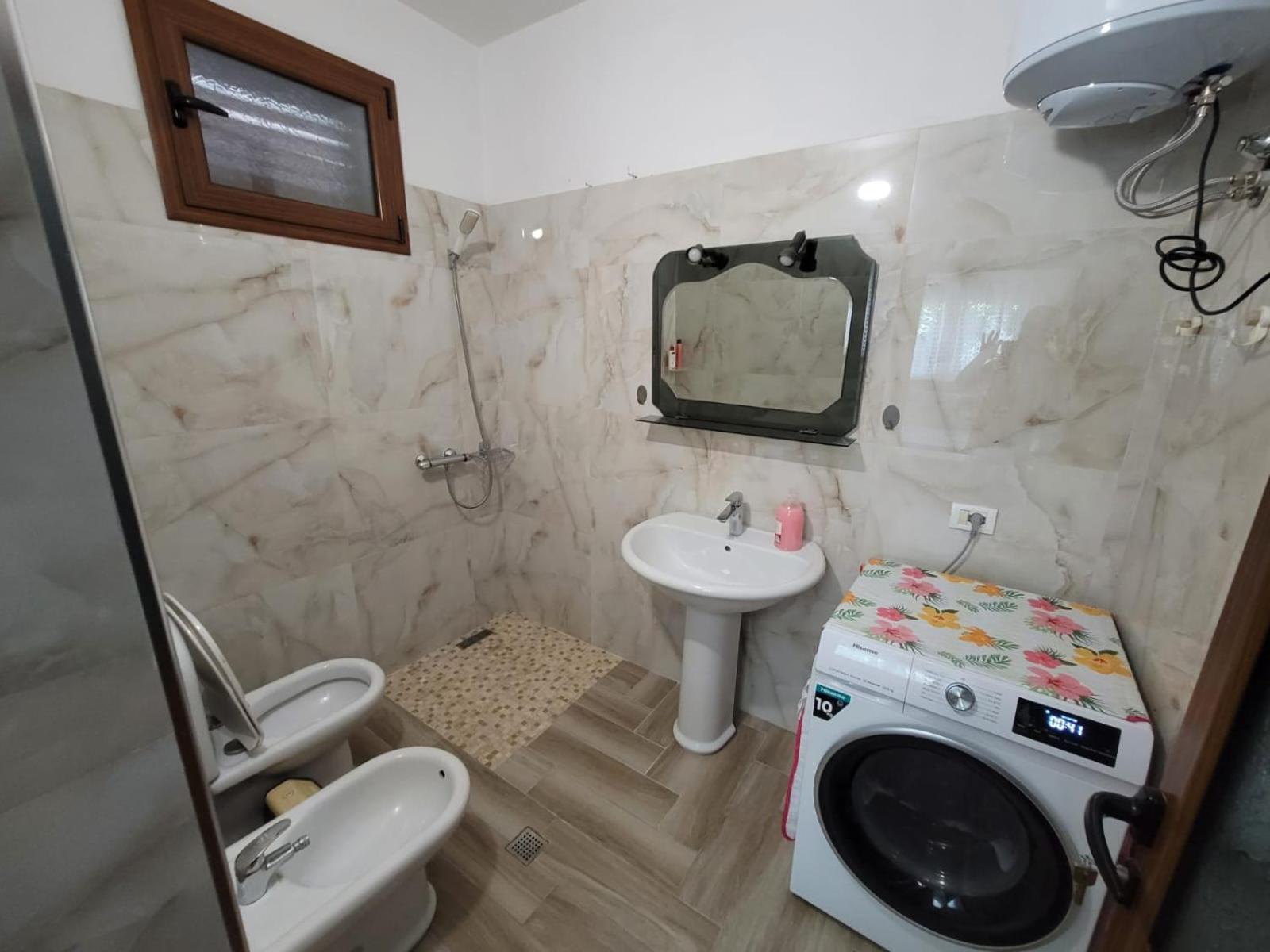 Private Room On A Shared Apartament Near Durres Beach Exterior photo