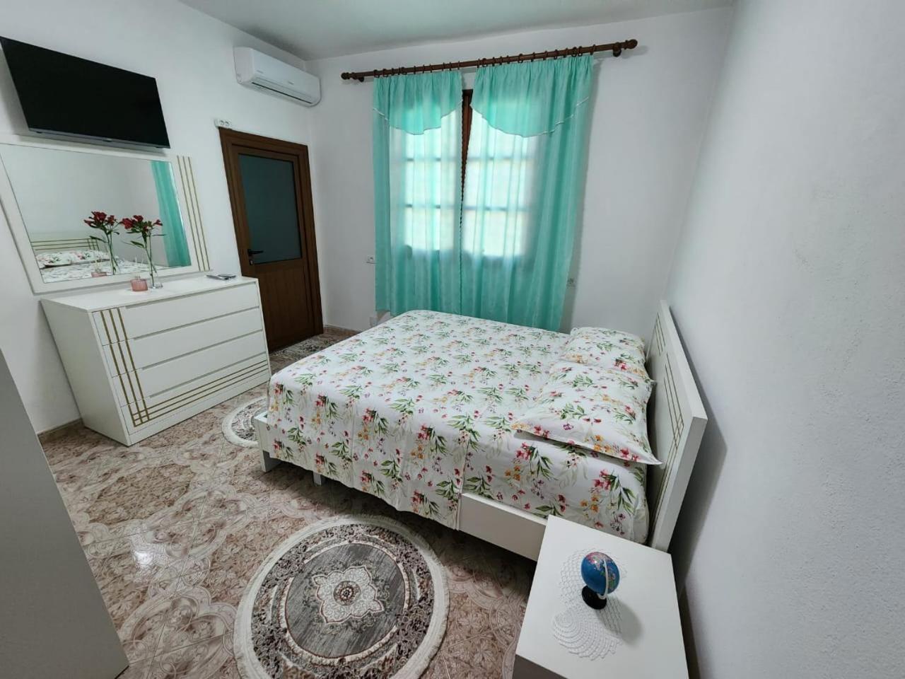 Private Room On A Shared Apartament Near Durres Beach Exterior photo