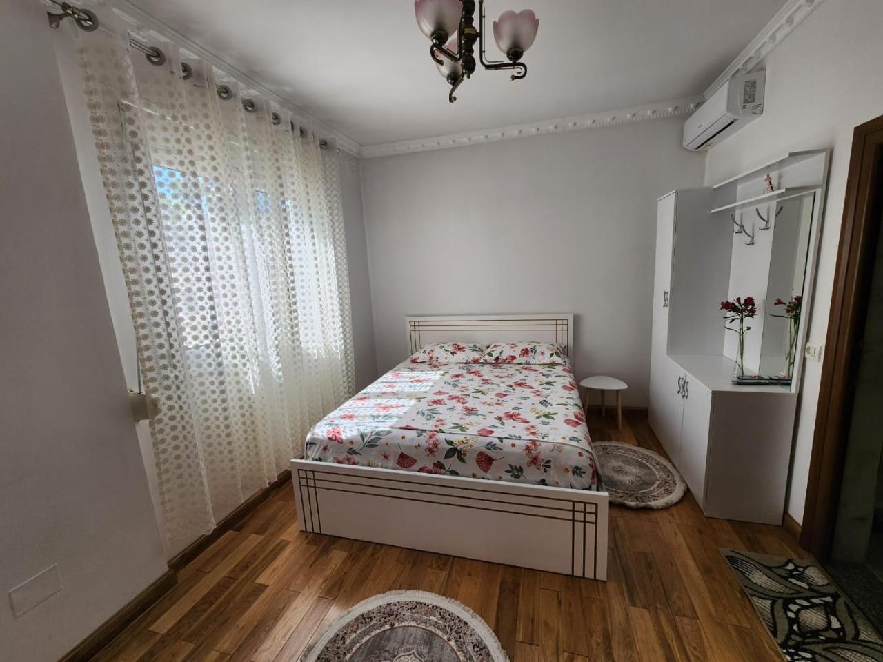 Private Room On A Shared Apartament Near Durres Beach Exterior photo