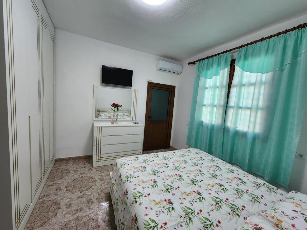 Private Room On A Shared Apartament Near Durres Beach Exterior photo